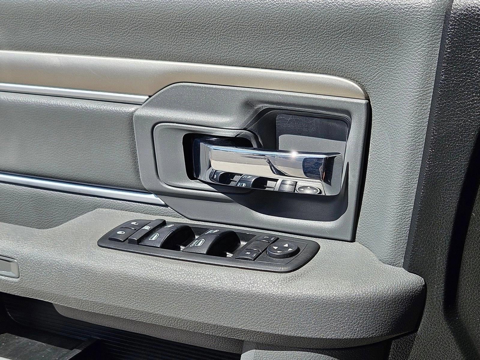 2019 RAM 1500 Classic SLT Crew Cab 4x4 5'7" Box