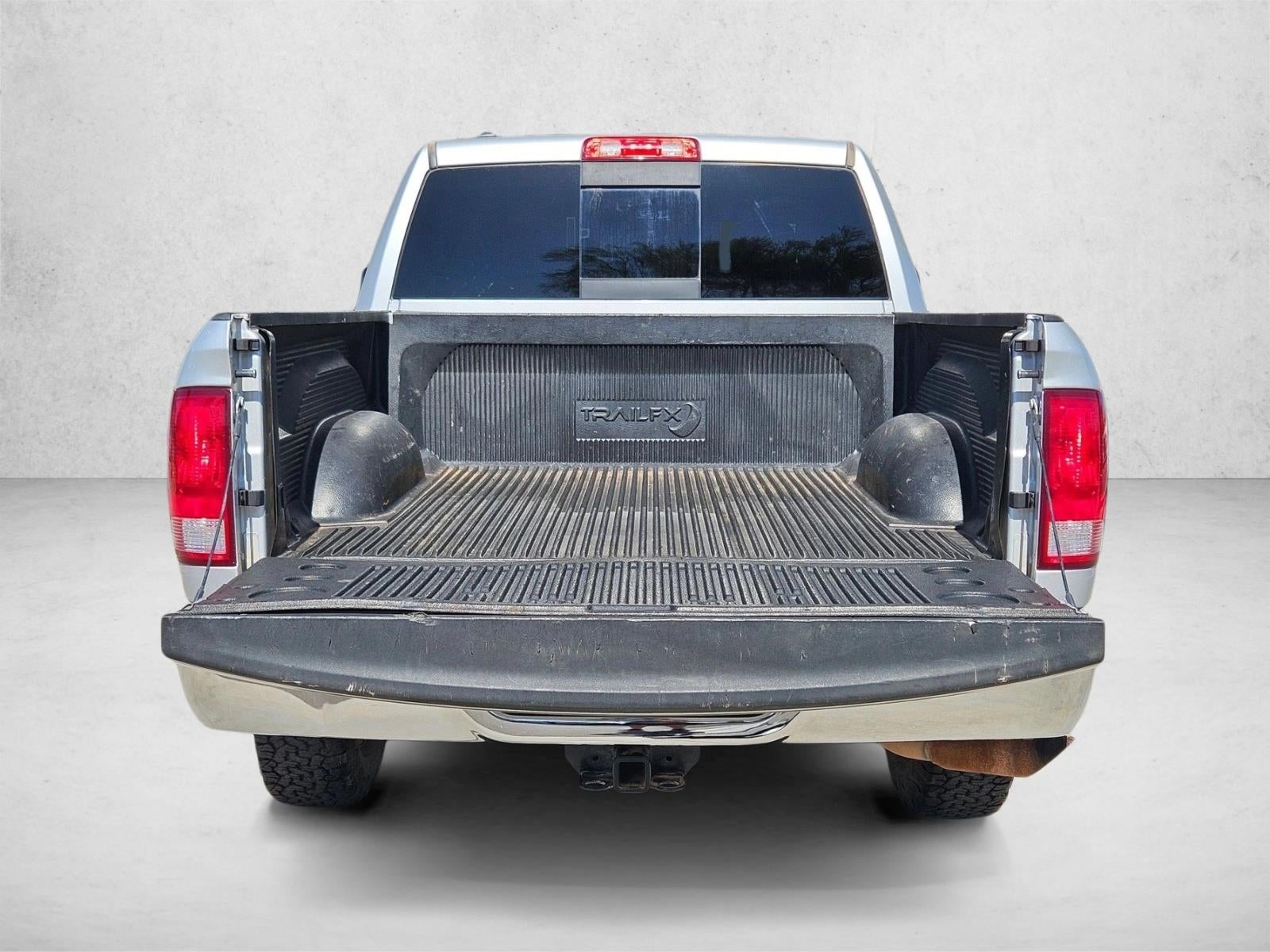 2019 RAM 1500 Classic SLT Crew Cab 4x4 5'7" Box