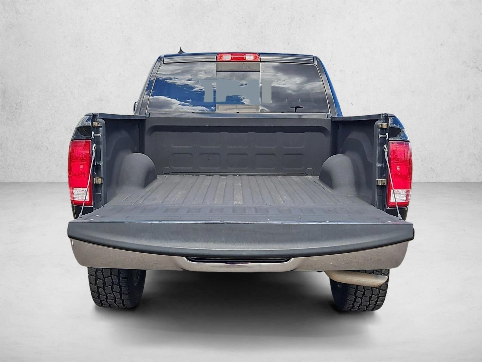 2019 RAM 1500 Classic SLT Crew Cab 4x4 5'7" Box