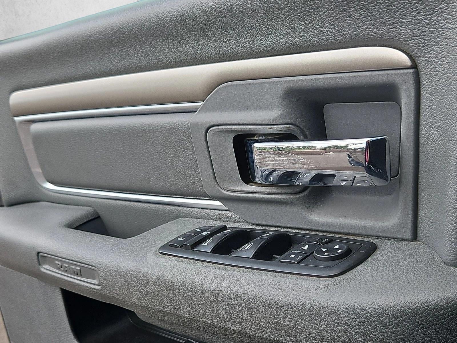 2019 RAM 1500 Classic SLT Crew Cab 4x4 5'7" Box