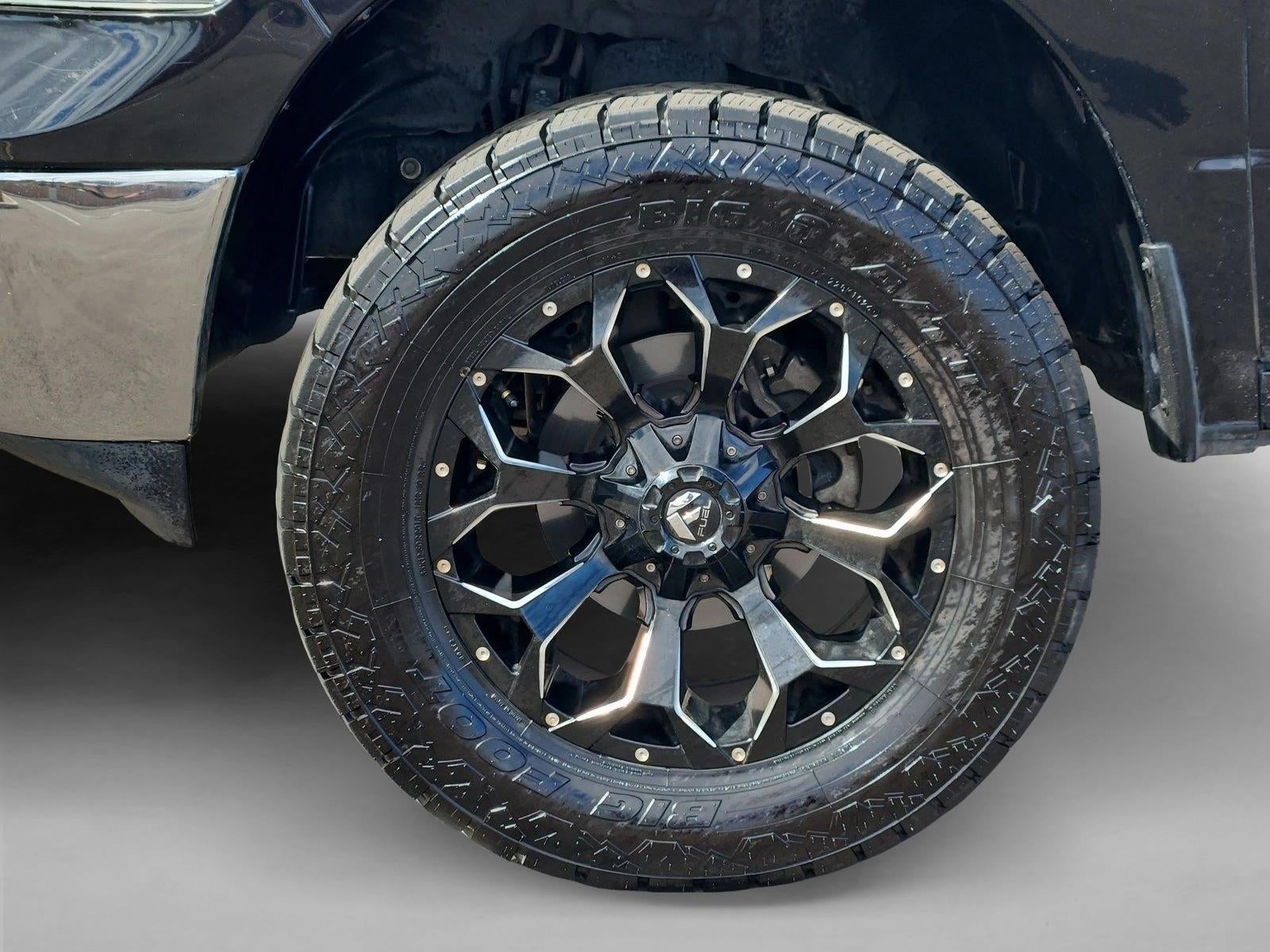 2019 RAM 1500 Classic SLT Crew Cab 4x4 5'7" Box