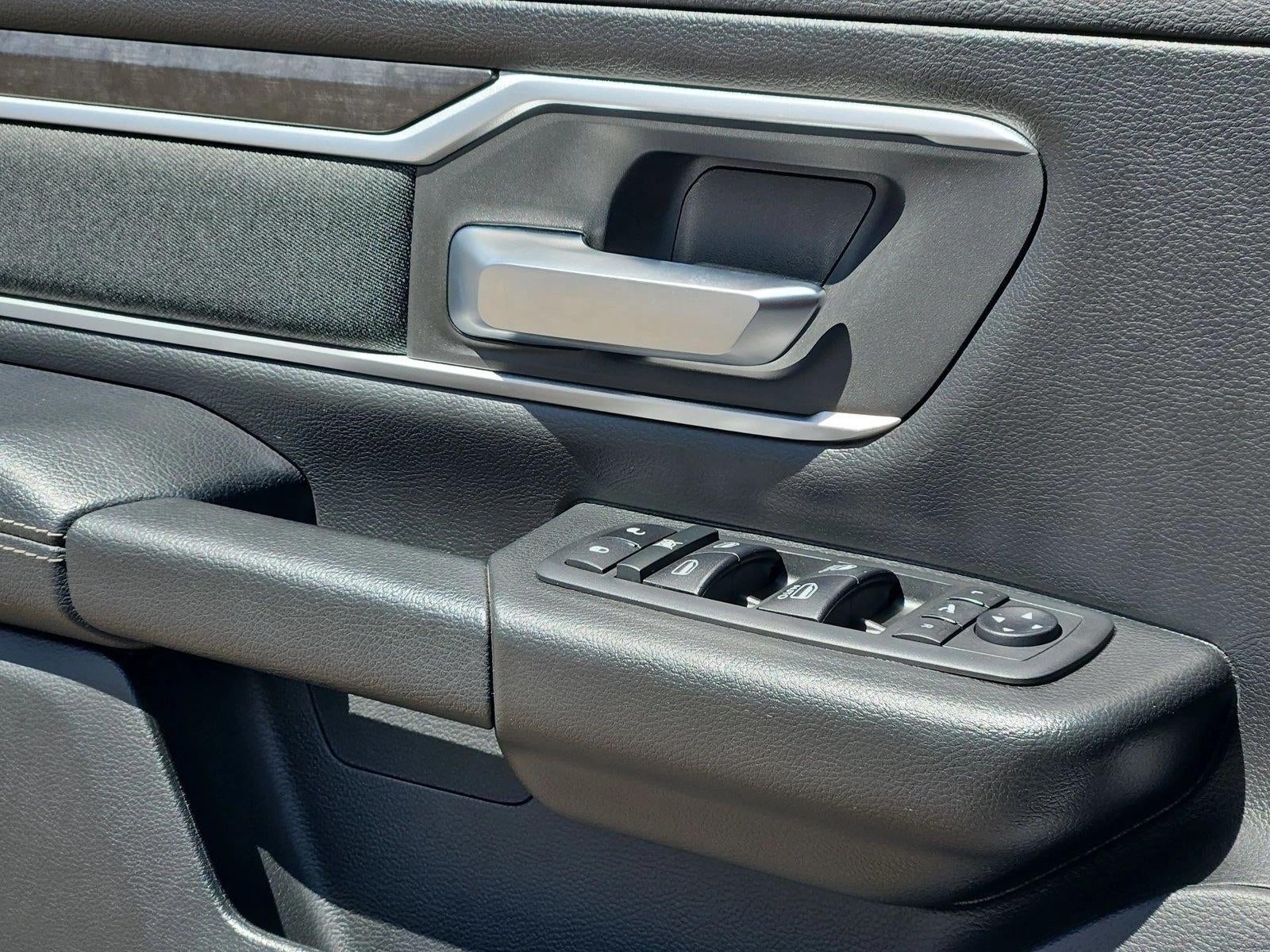 2020 RAM 1500 Big Horn Crew Cab 4x4 5'7" Box