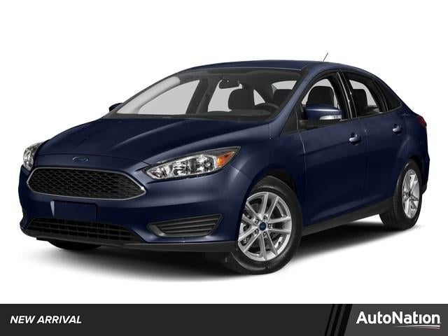 2017 Ford Focus Sedan SEL's photo