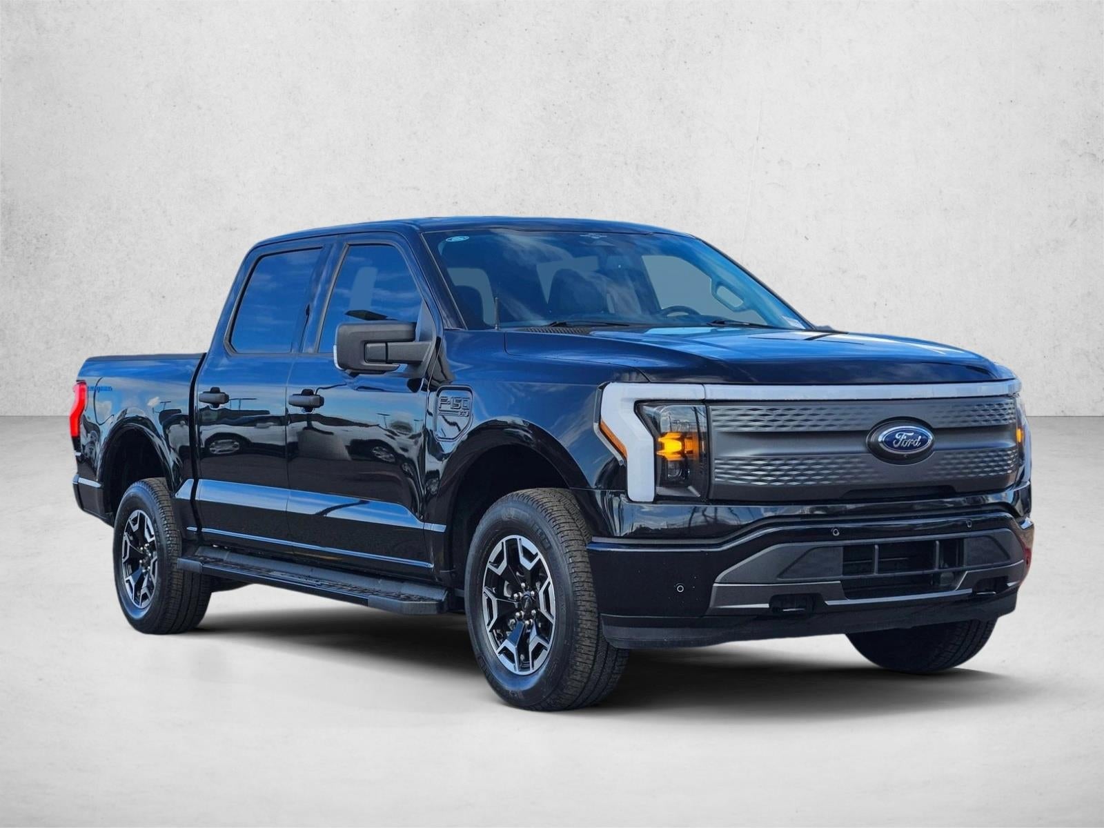 2023 Ford F-150 Lightning Pro