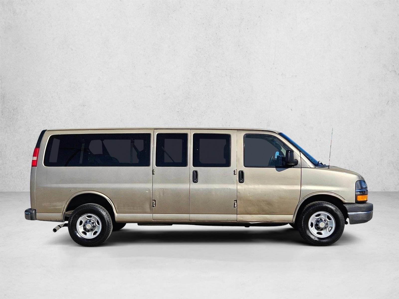 2012 Chevrolet Express Passenger 3500 1LT