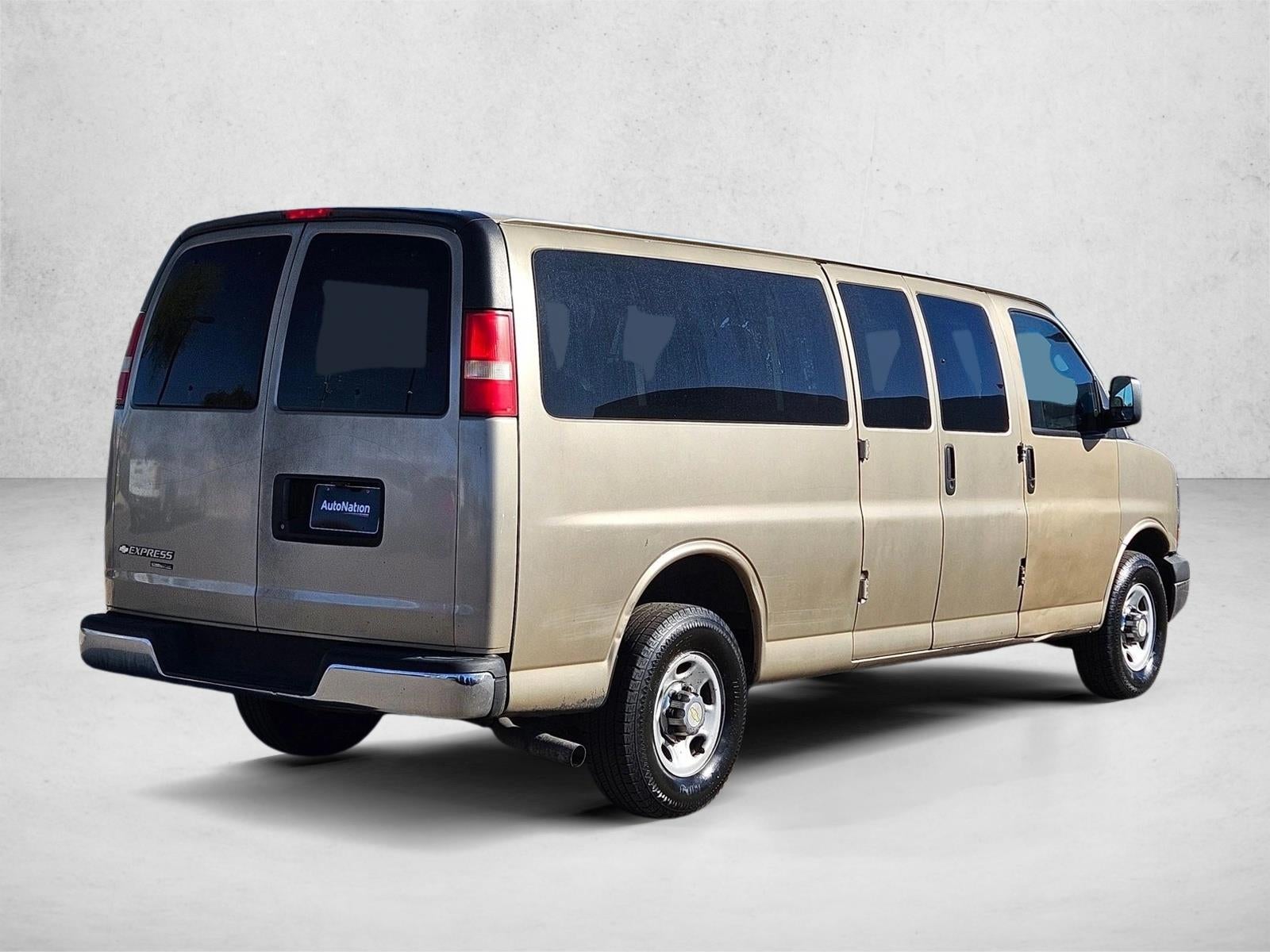 2012 Chevrolet Express Passenger 3500 1LT