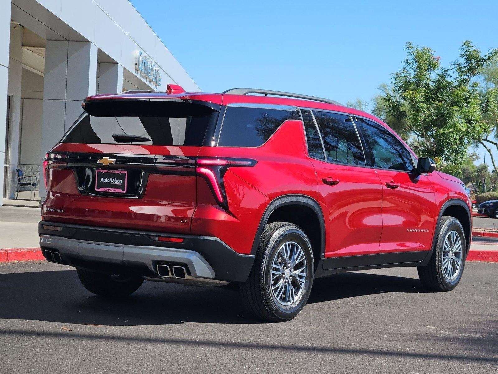 2024 Chevrolet Traverse LT