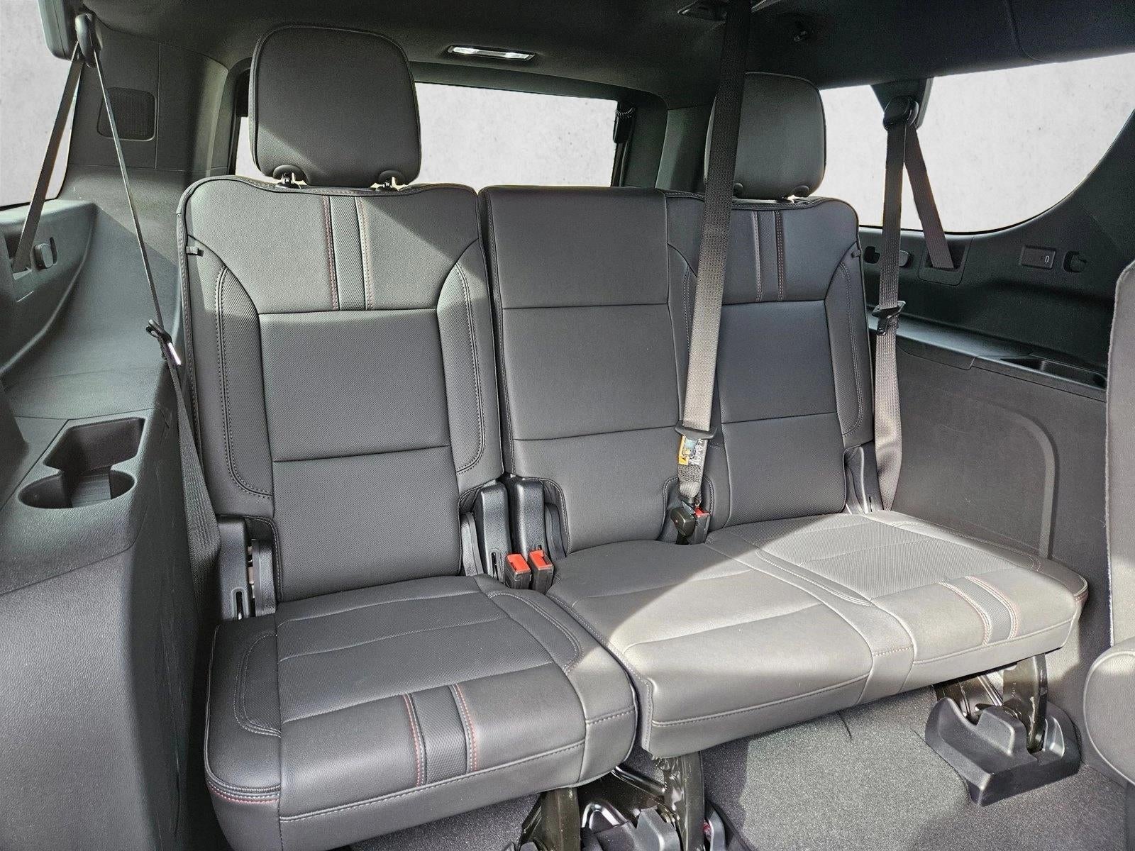 2025 Chevrolet Suburban RST