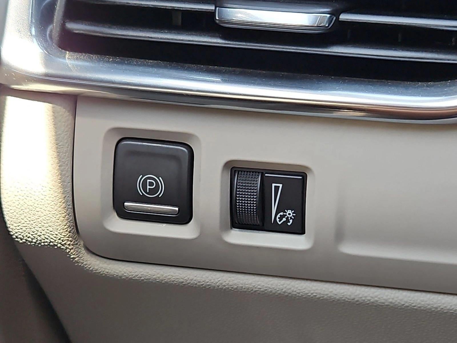2022 Cadillac XT4 FWD Luxury