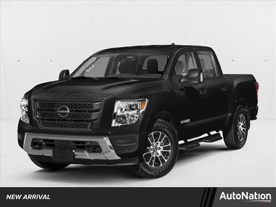 2024 Nissan TITAN Crew Cab SV 4x4