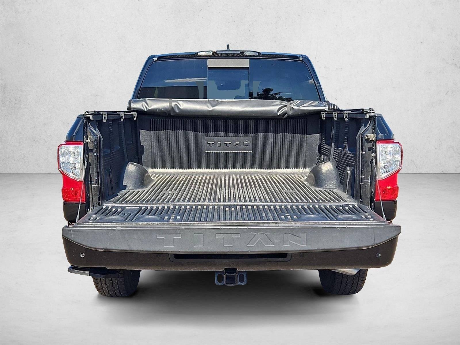 2024 Nissan TITAN Crew Cab SV 4x4
