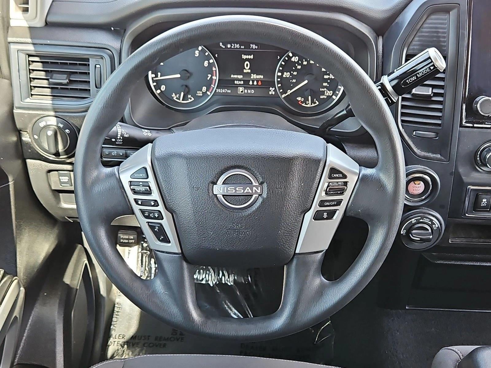 2024 Nissan TITAN Crew Cab SV 4x4