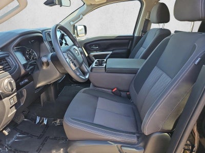 2024 Nissan TITAN Crew Cab SV 4x4