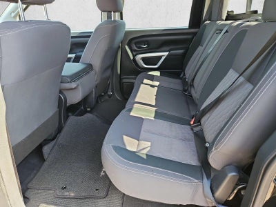 2024 Nissan TITAN Crew Cab SV 4x4