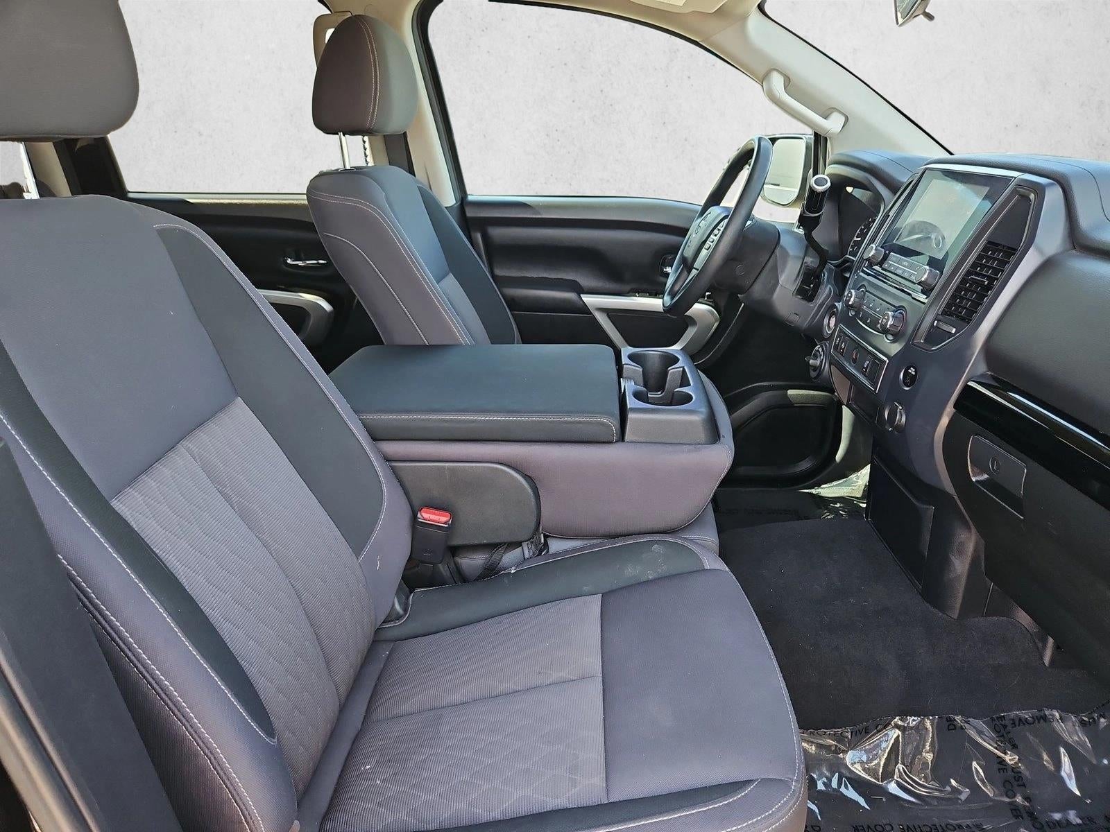 2024 Nissan TITAN Crew Cab SV 4x4