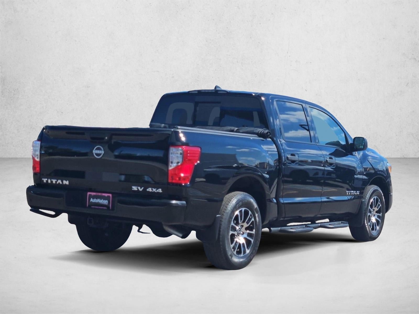 2024 Nissan TITAN Crew Cab SV 4x4