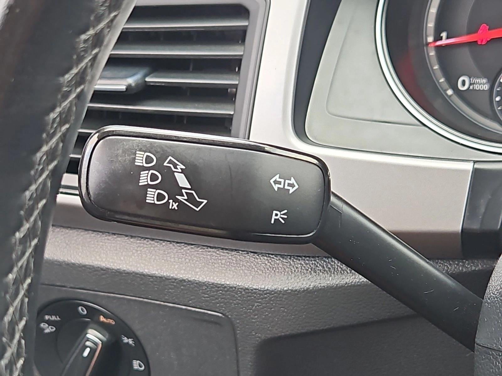 2021 Volkswagen Atlas 3.6L V6 SE w/Technology R-Line