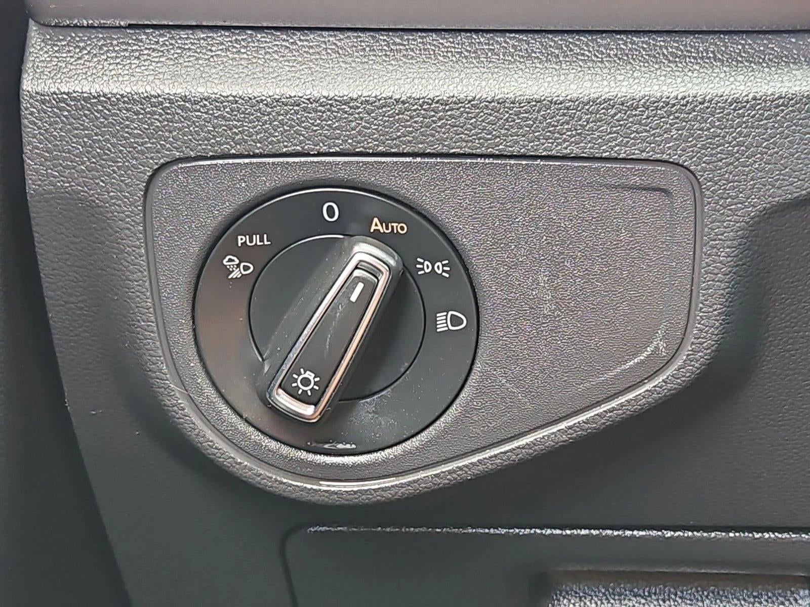 2021 Volkswagen Atlas 3.6L V6 SE w/Technology R-Line