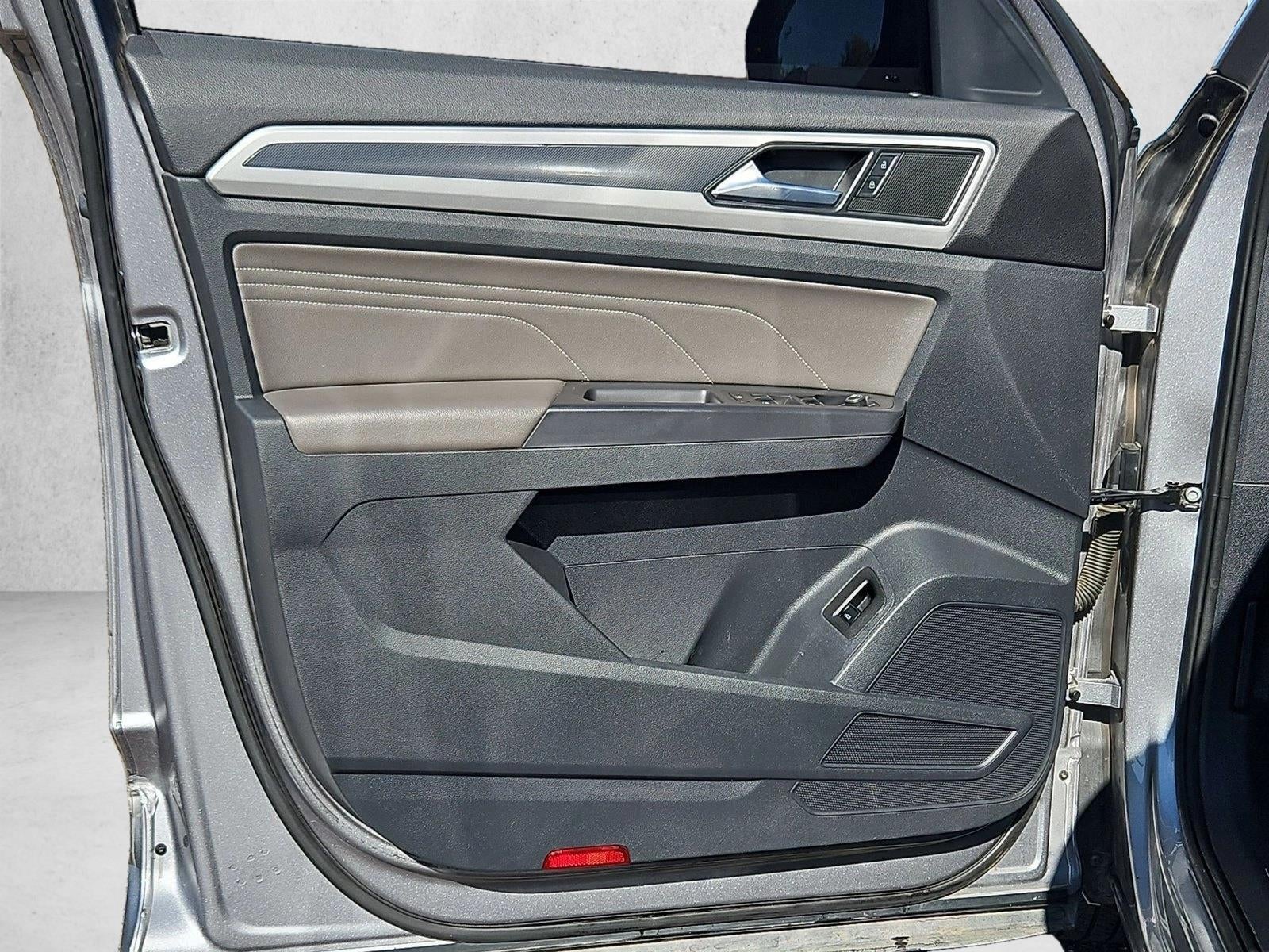 2022 Volkswagen Atlas Cross Sport 2.0T SEL R-Line