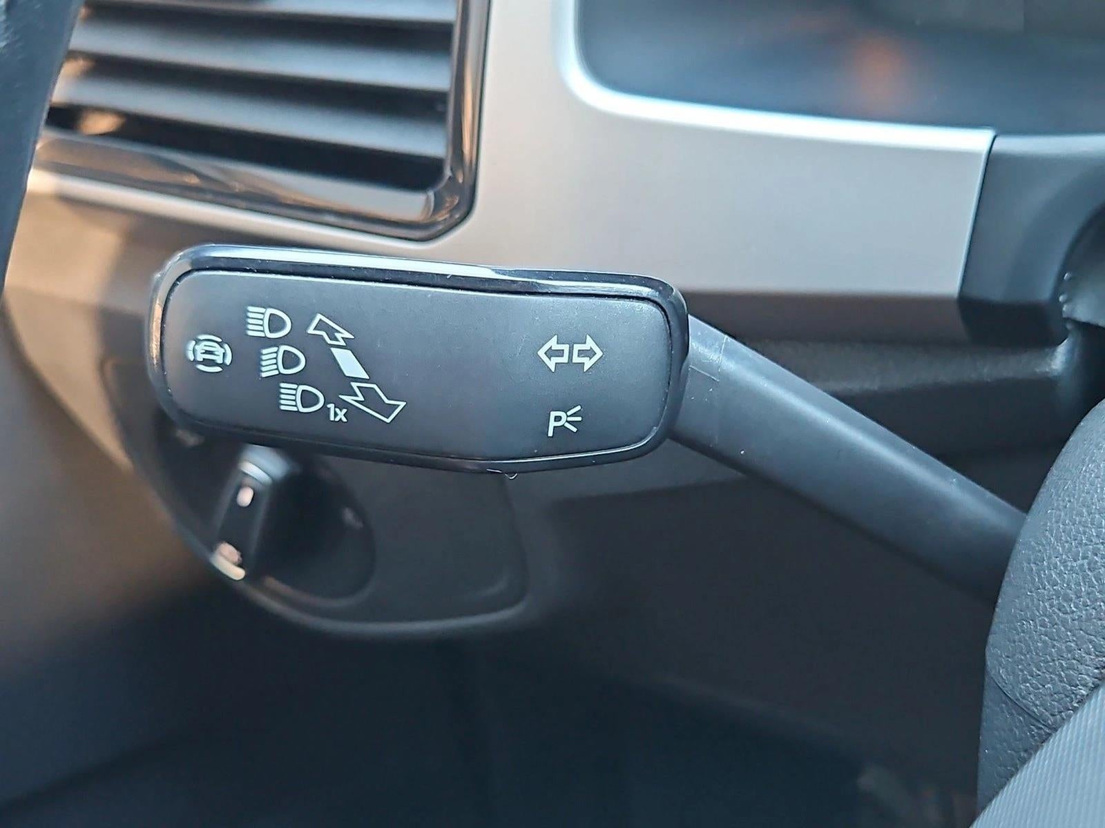 2022 Volkswagen Atlas Cross Sport 2.0T SEL R-Line