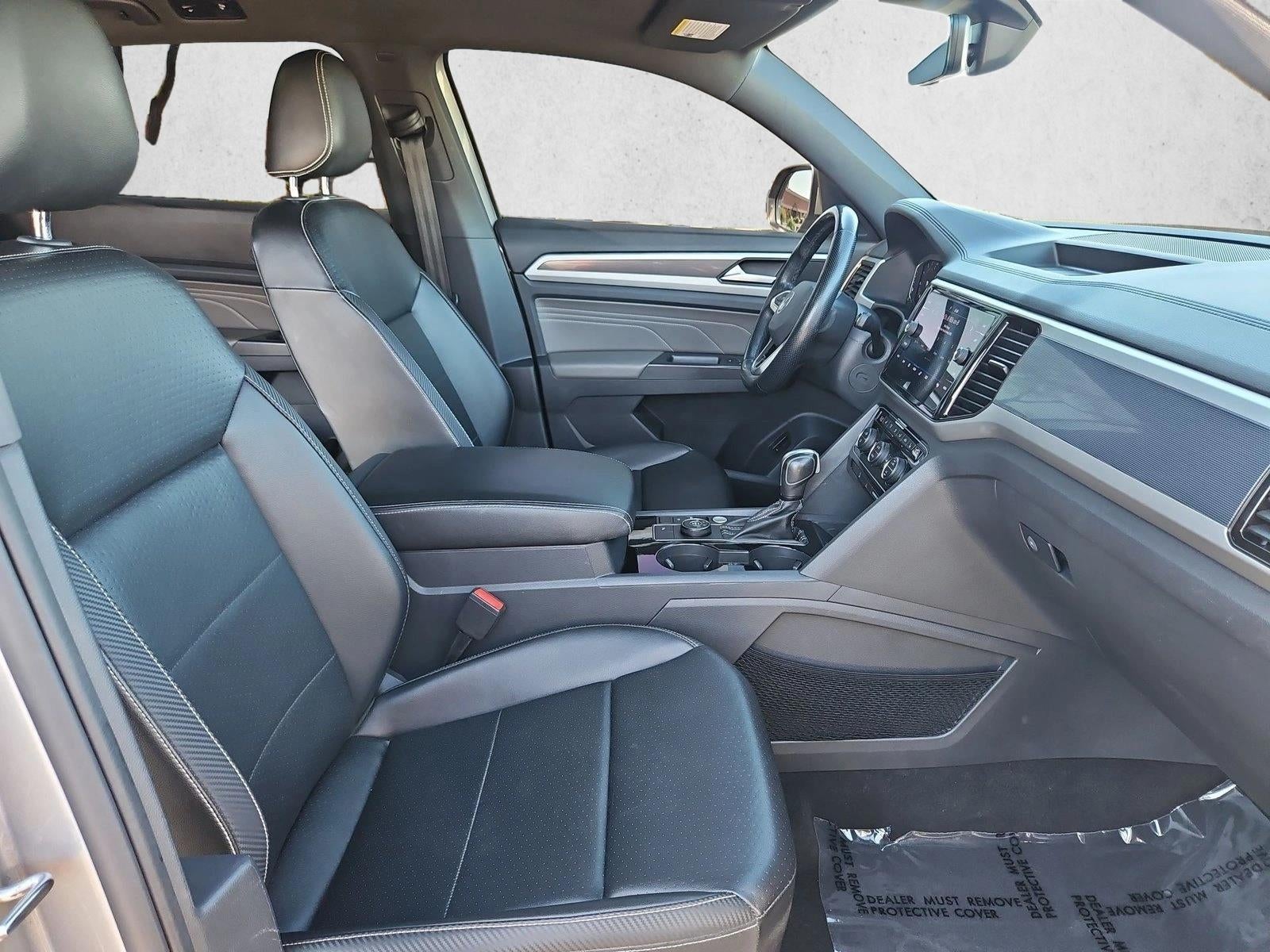 2022 Volkswagen Atlas Cross Sport 2.0T SEL R-Line