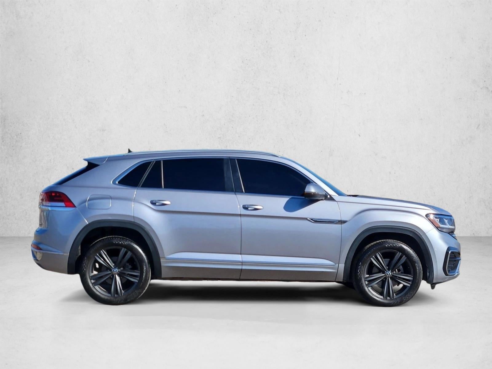2022 Volkswagen Atlas Cross Sport 2.0T SEL R-Line