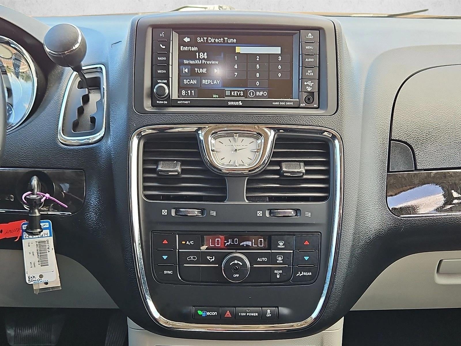 2014 Chrysler Town & Country Touring - Photo 20