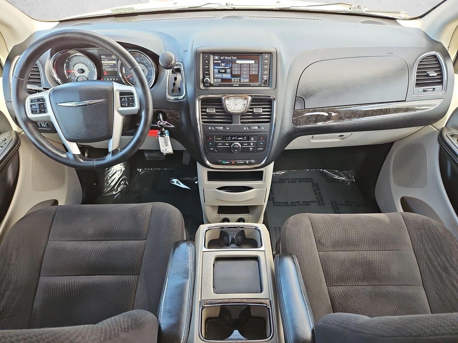2014 Chrysler Town & Country Touring - Photo 22