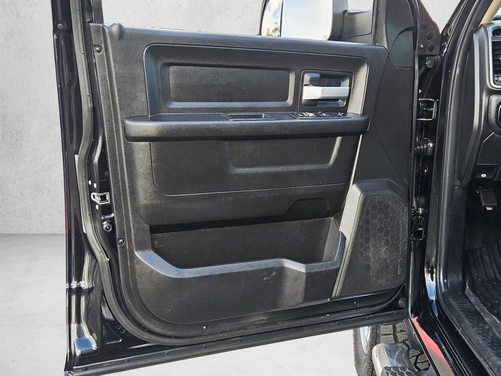 2019 RAM 2500 Tradesman Crew Cab 4x4 6'4" Box