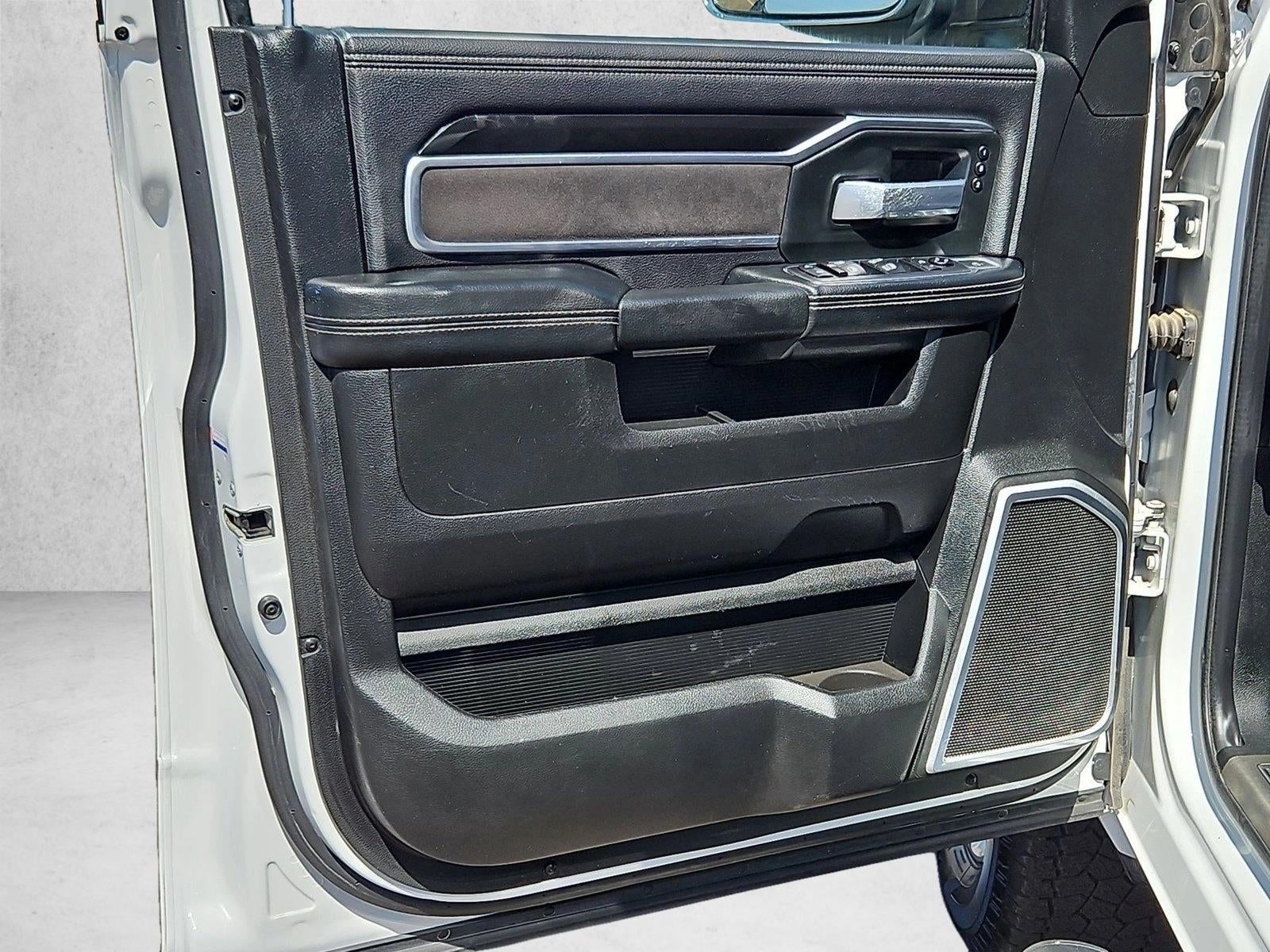 2019 RAM 2500 Laramie Crew Cab 4x4 6'4" Box