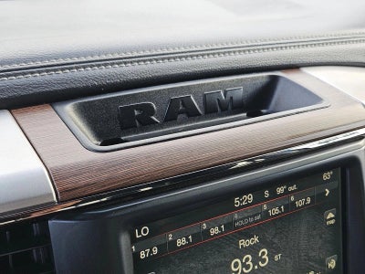 2017 RAM 2500 Laramie Crew Cab 4x4 6'4" Box