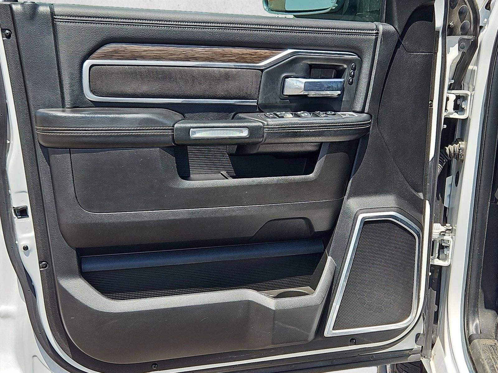 2019 RAM 2500 Laramie Crew Cab 4x4 6'4" Box