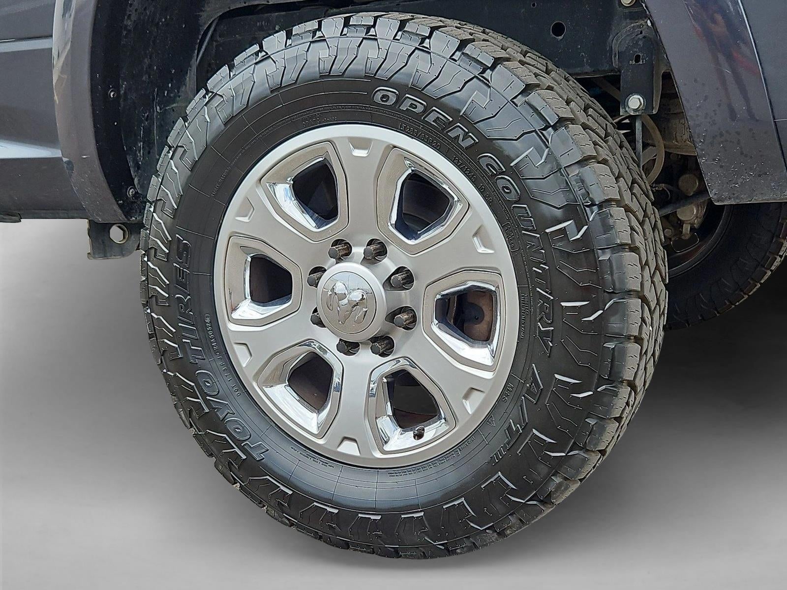 2017 RAM 2500 Laramie Crew Cab 4x4 6'4" Box