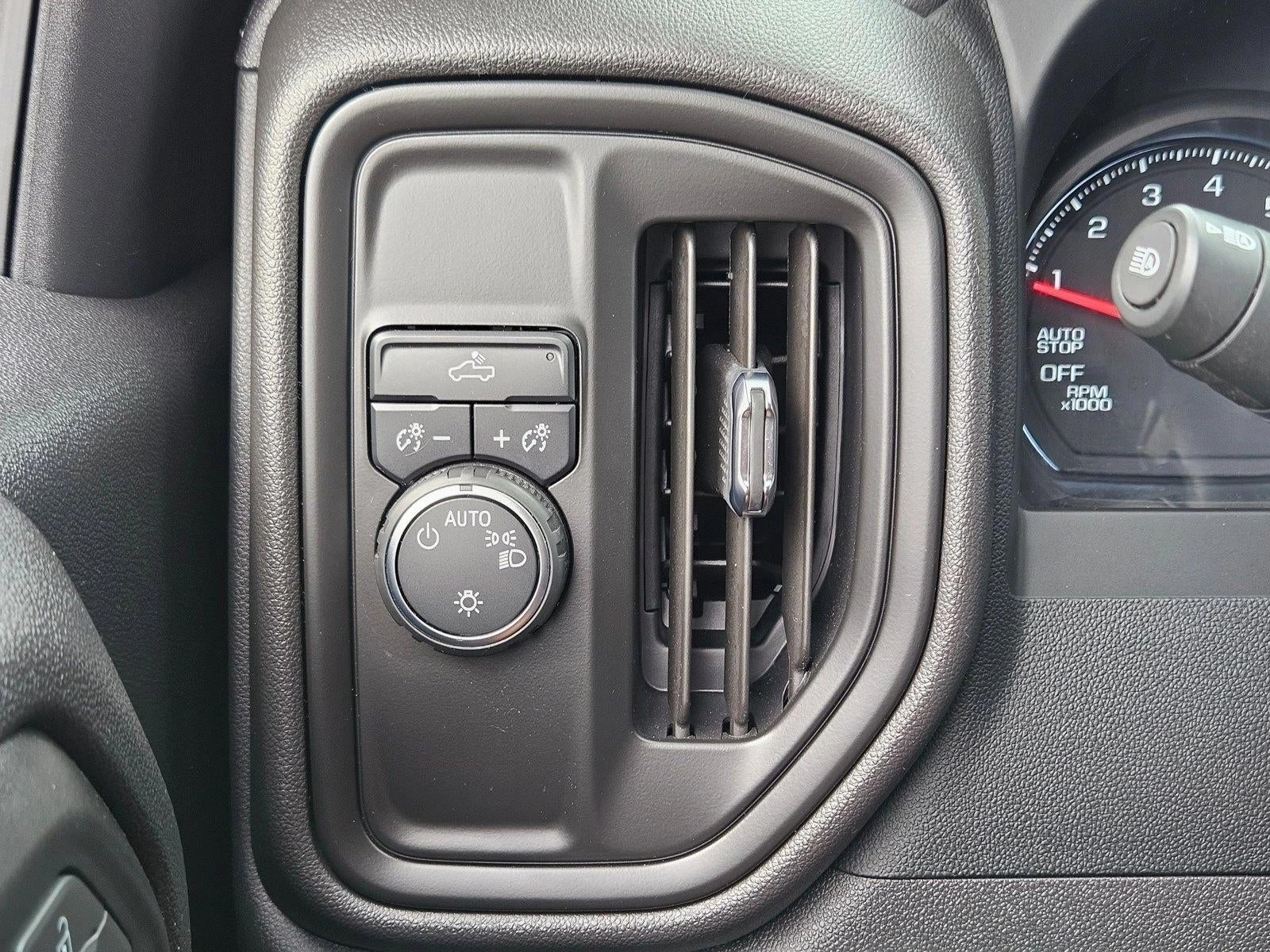 2024 Chevrolet Silverado 1500 Custom