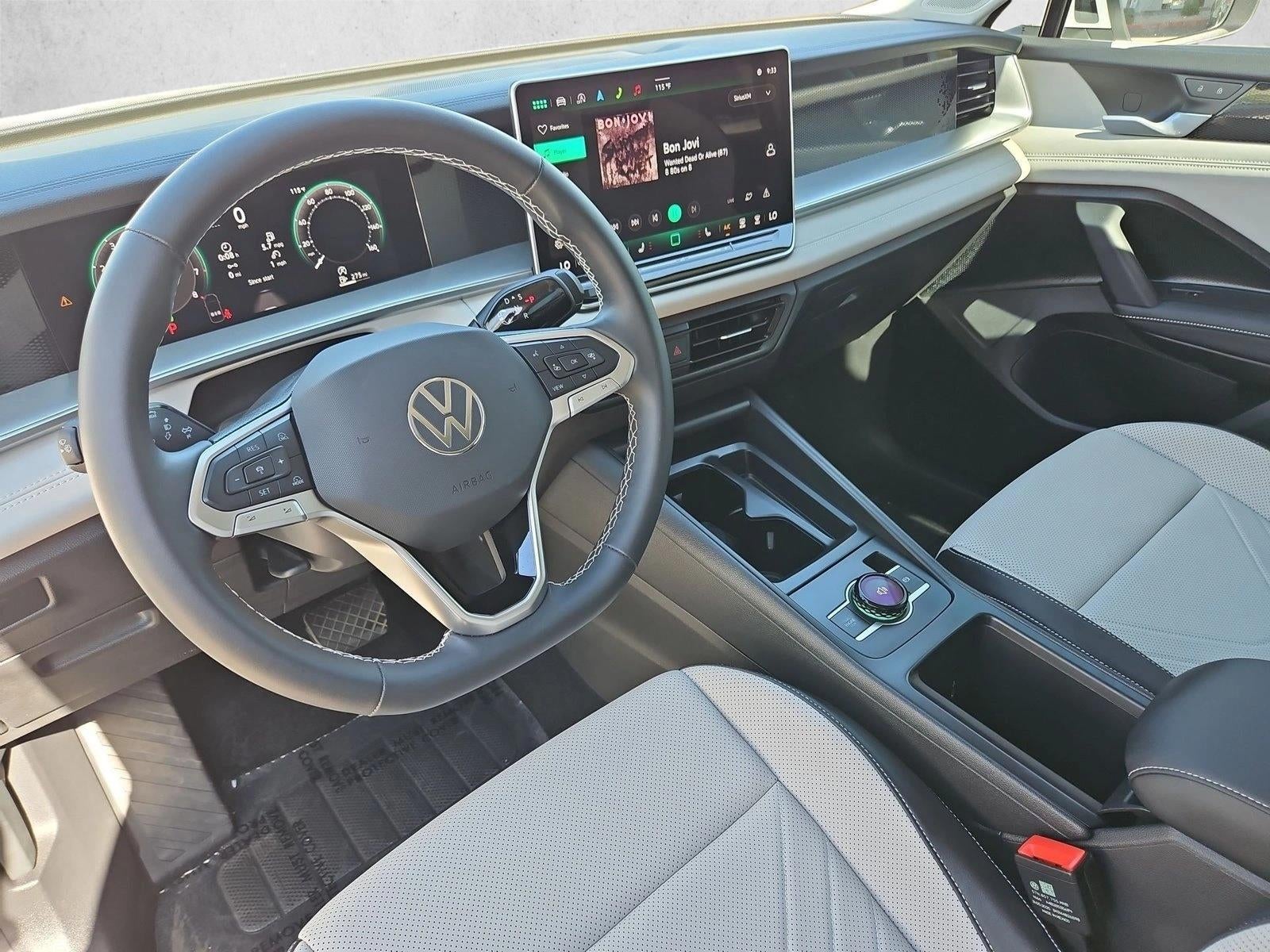 2025 Volkswagen Tiguan 2.0T SE