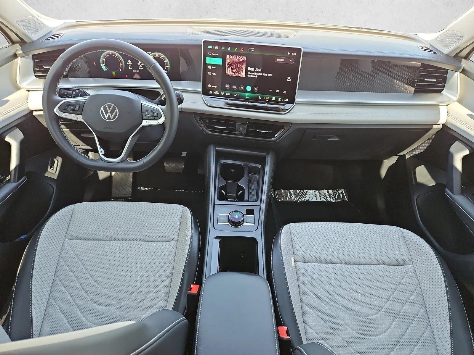 2025 Volkswagen Tiguan 2.0T SE