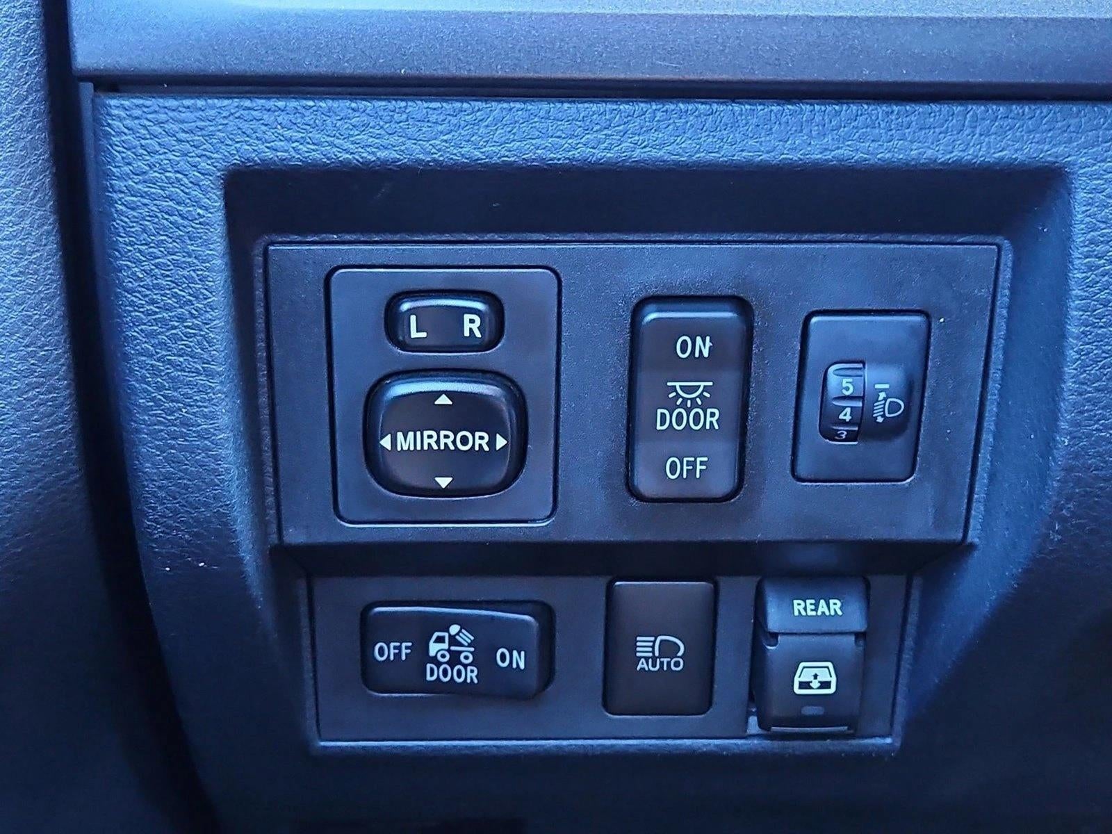2018 Toyota Tundra SR5 5.7L V8