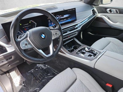 2025 BMW X7 xDrive40i