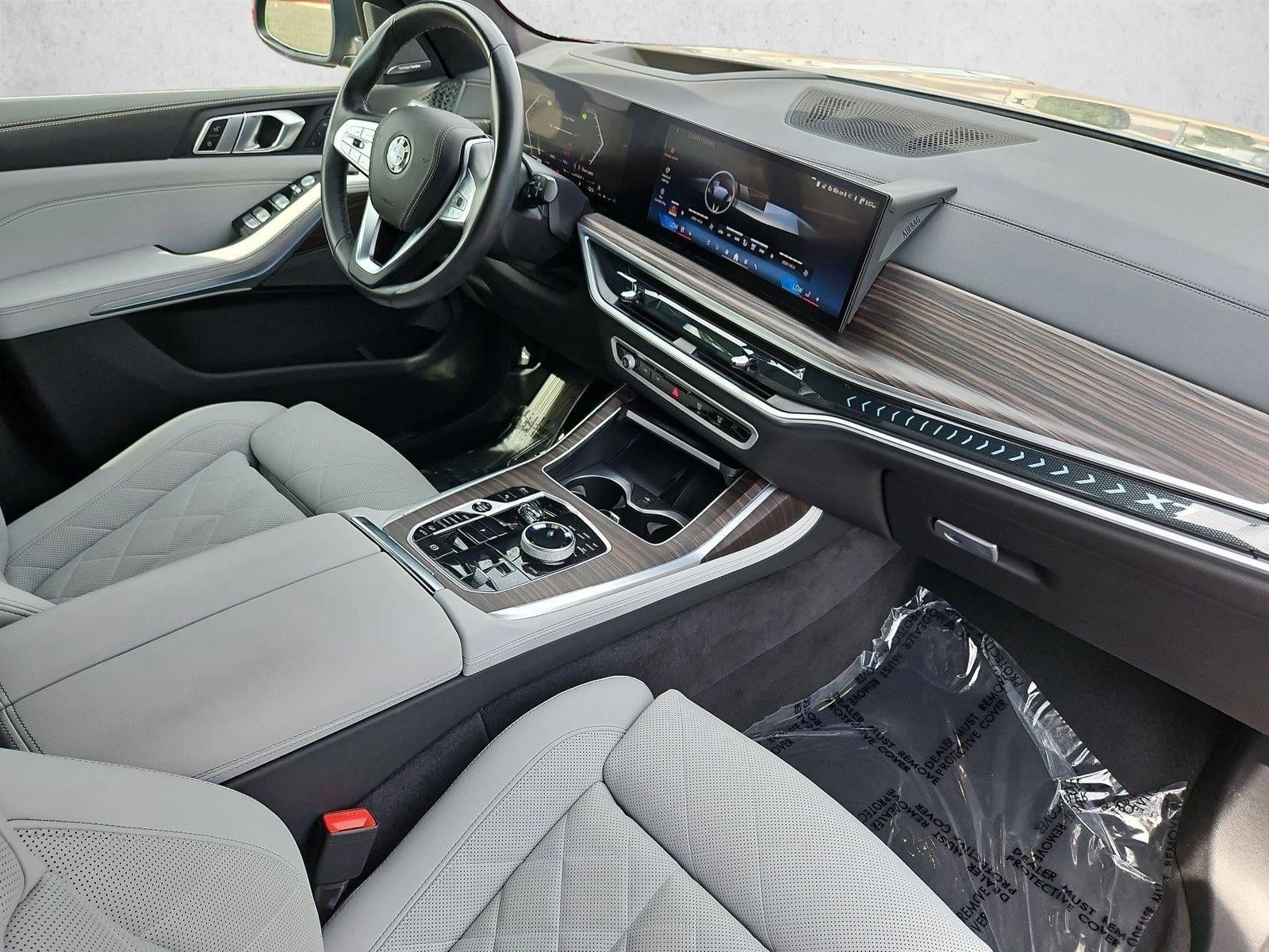 2025 BMW X7 xDrive40i