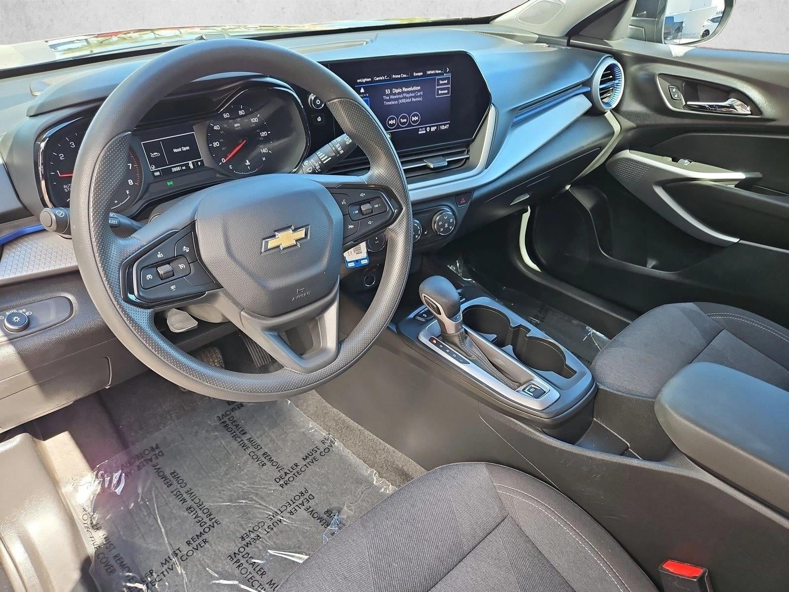 2024 Chevrolet Trax LS - Photo 13