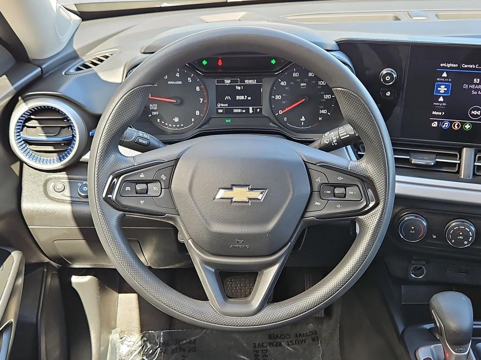 2024 Chevrolet Trax LS - Photo 14