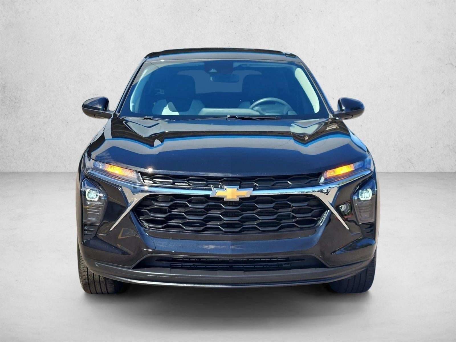 2024 Chevrolet Trax LS - Photo 3