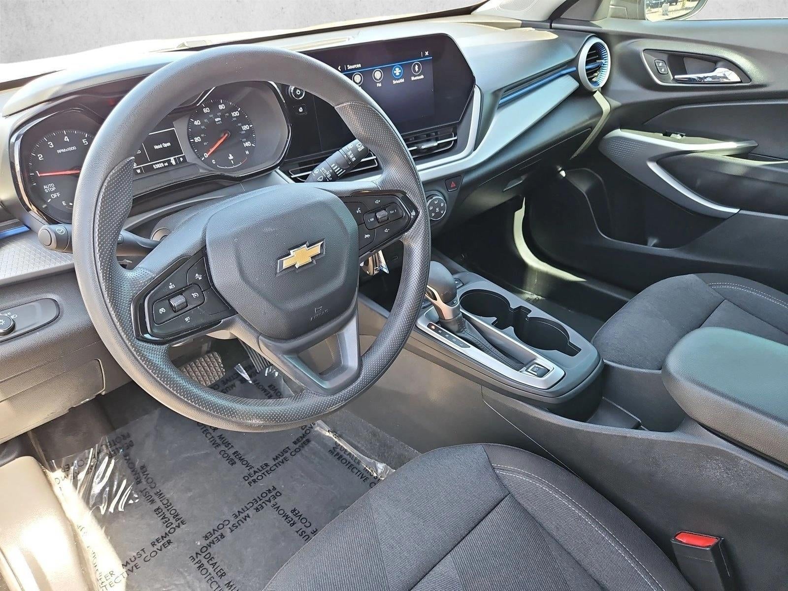 2024 Chevrolet Trax LS - Photo 13