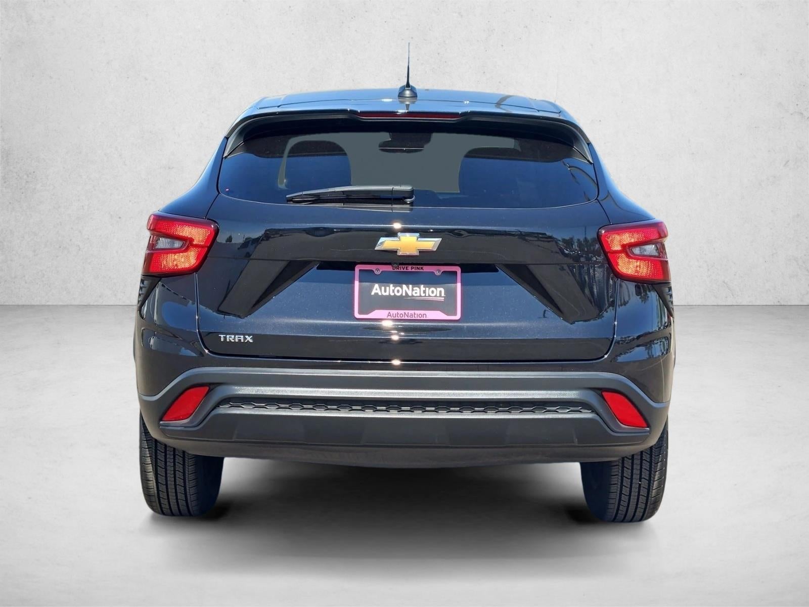 2024 Chevrolet Trax LS - Photo 7