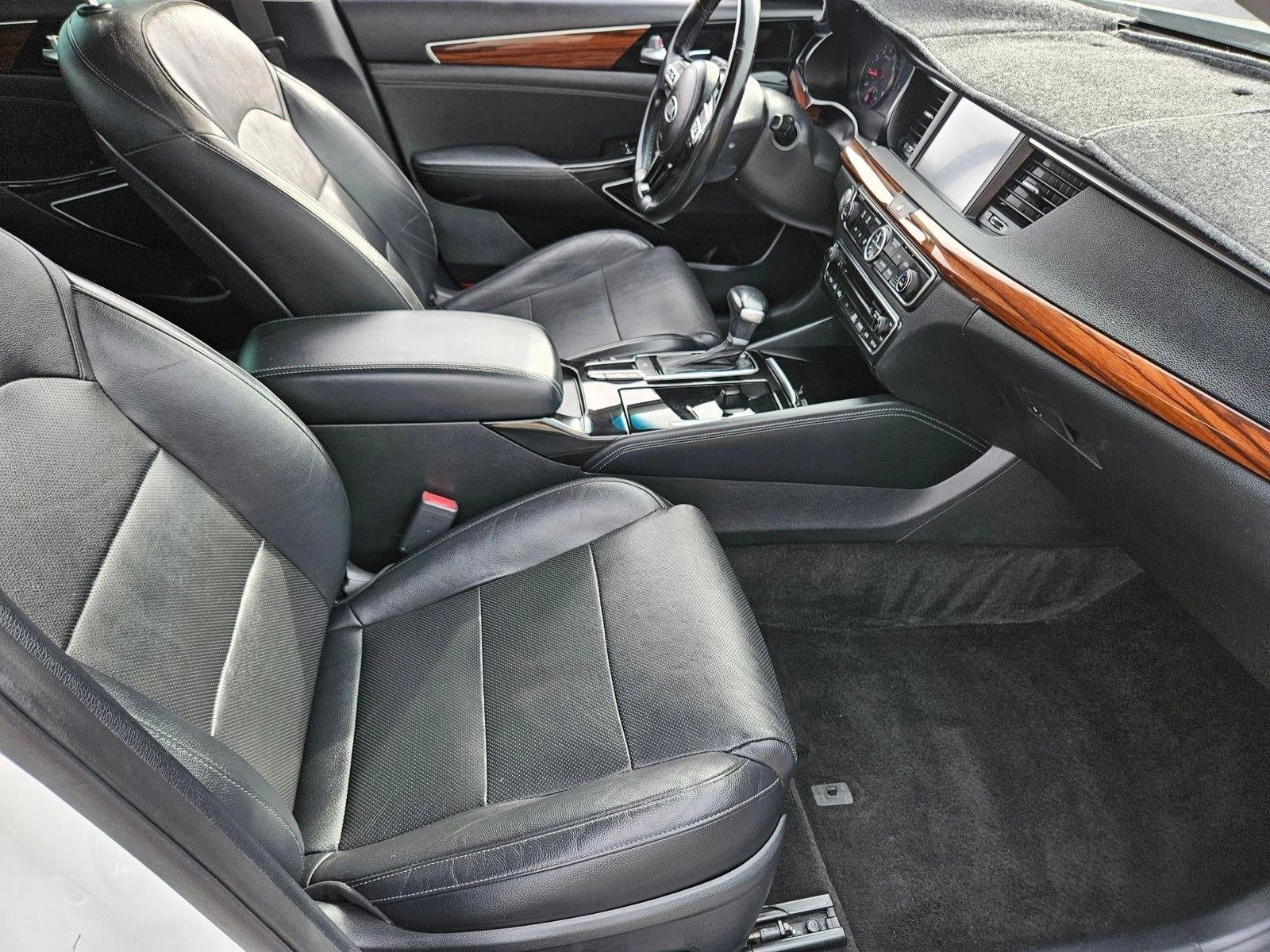 2017 Kia Cadenza Premium