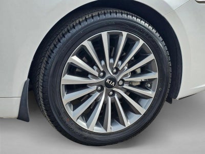 2017 Kia Cadenza Premium