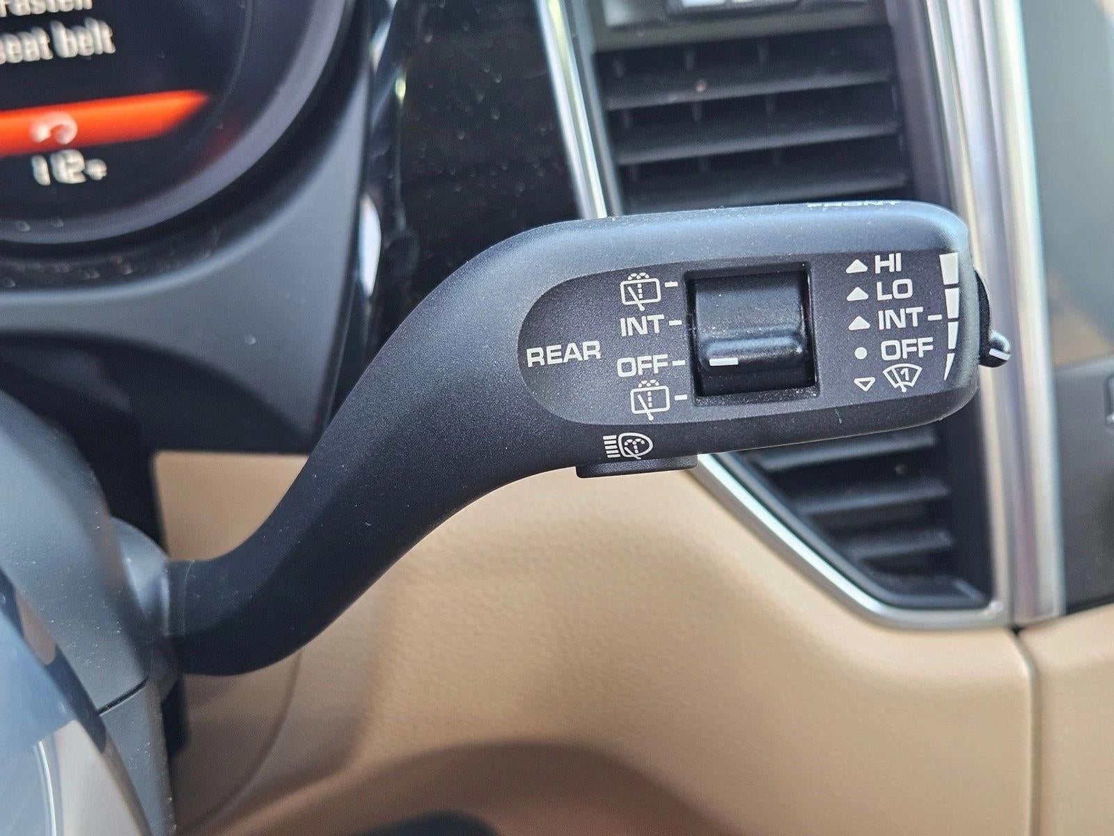 2018 Porsche Macan Base