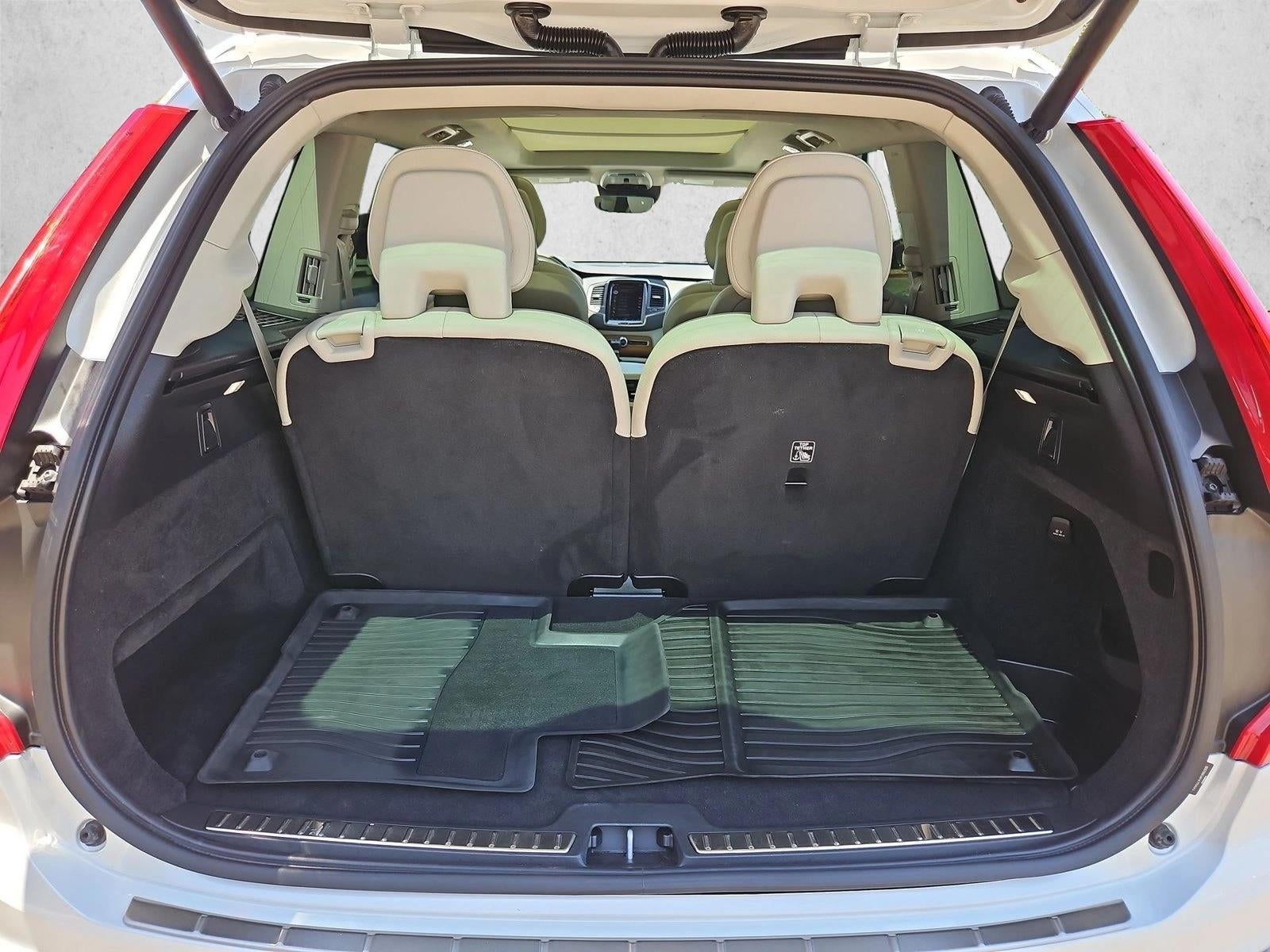 2021 Volvo XC90 T6 Momentum 6 Passenger