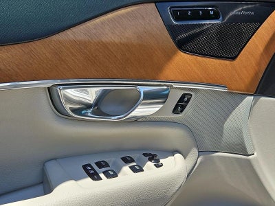 2021 Volvo XC90 T6 Momentum 6 Passenger