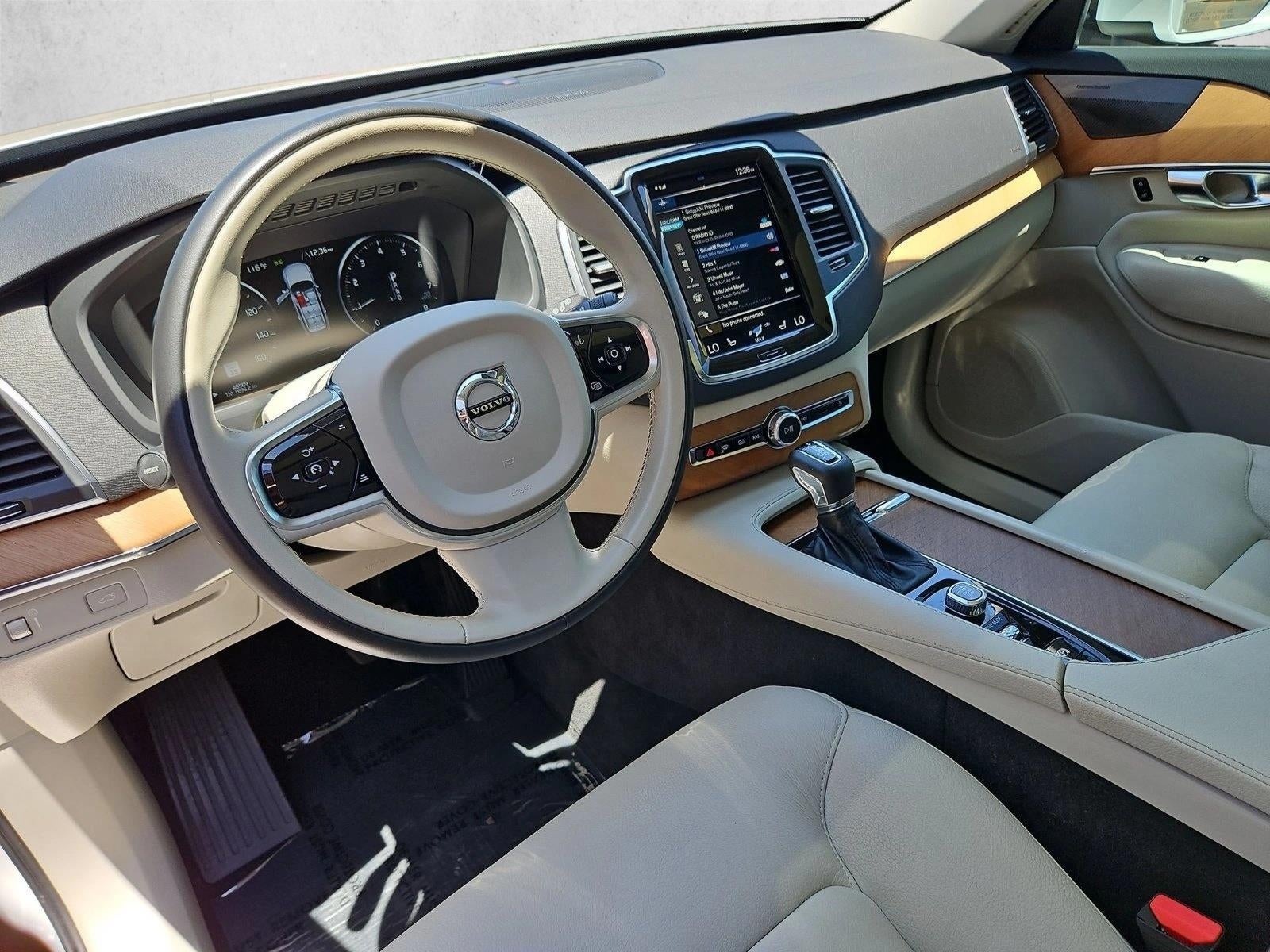 2021 Volvo XC90 T6 Momentum 6 Passenger